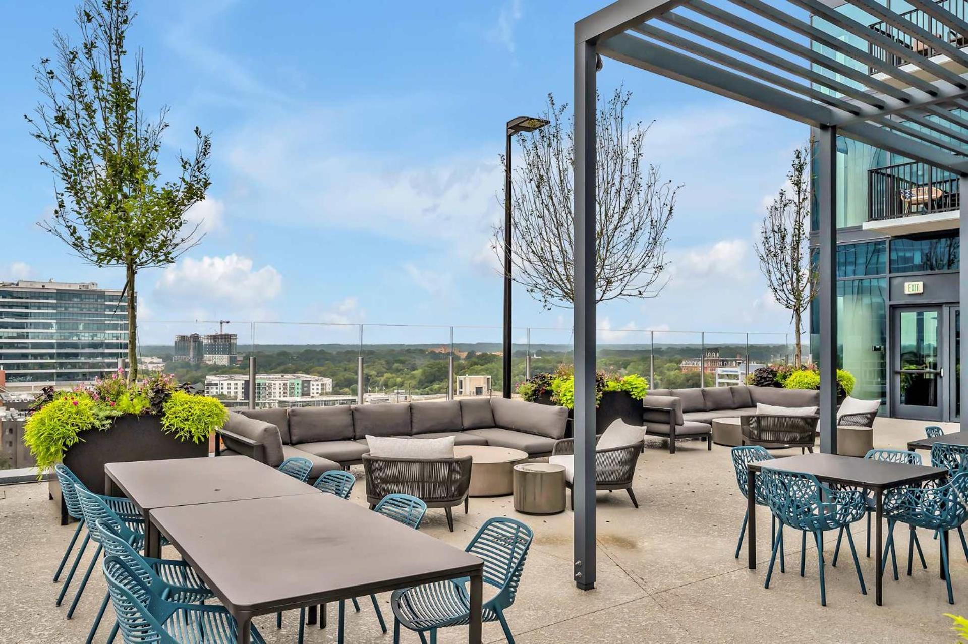 High-Rise Apt Raleigh Free Parking & Sunset View 1 المظهر الخارجي الصورة