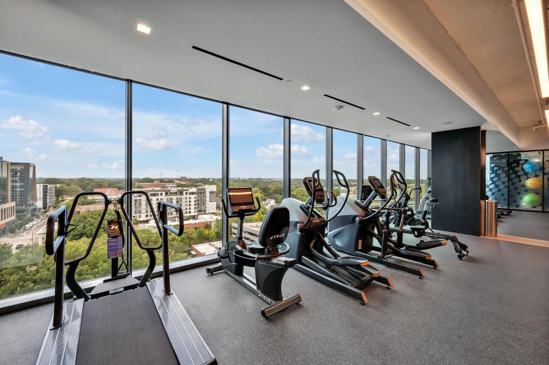 High-Rise Apt Raleigh Free Parking & Sunset View 1 المظهر الخارجي الصورة