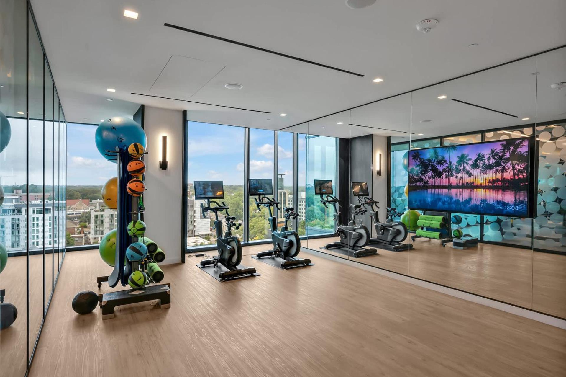 High-Rise Apt Raleigh Free Parking & Sunset View 1 المظهر الخارجي الصورة