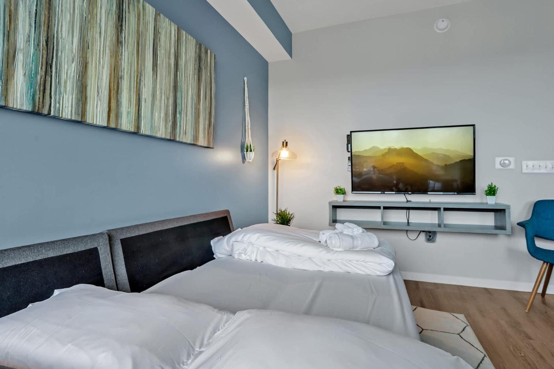 High-Rise Apt Raleigh Free Parking & Sunset View 1 المظهر الخارجي الصورة