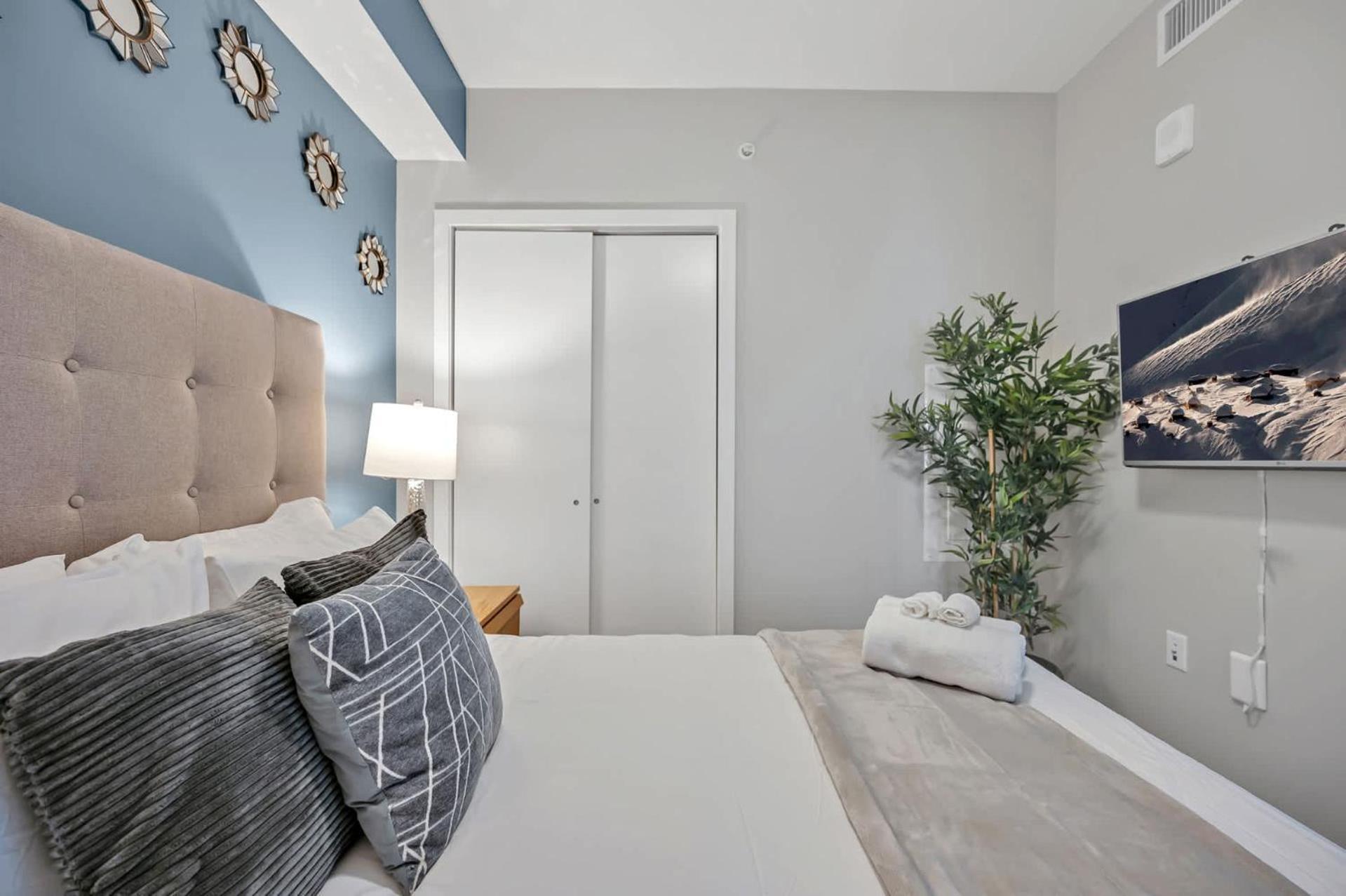 High-Rise Apt Raleigh Free Parking & Sunset View 1 المظهر الخارجي الصورة