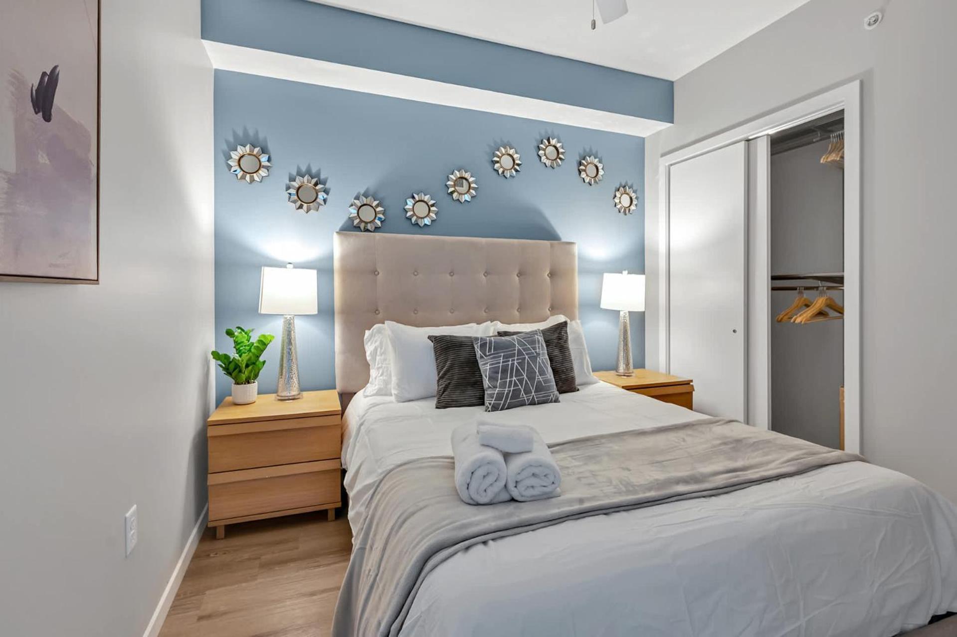 High-Rise Apt Raleigh Free Parking & Sunset View 1 المظهر الخارجي الصورة
