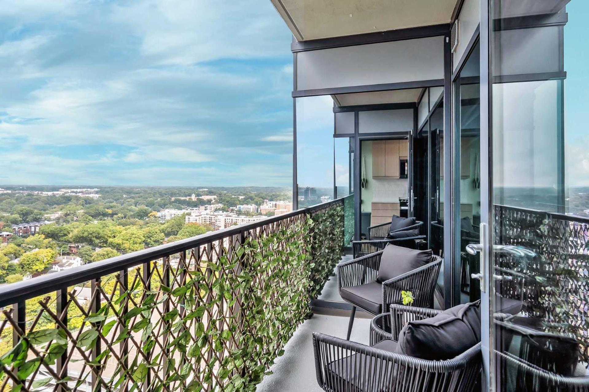 High-Rise Apt Raleigh Free Parking & Sunset View 1 المظهر الخارجي الصورة