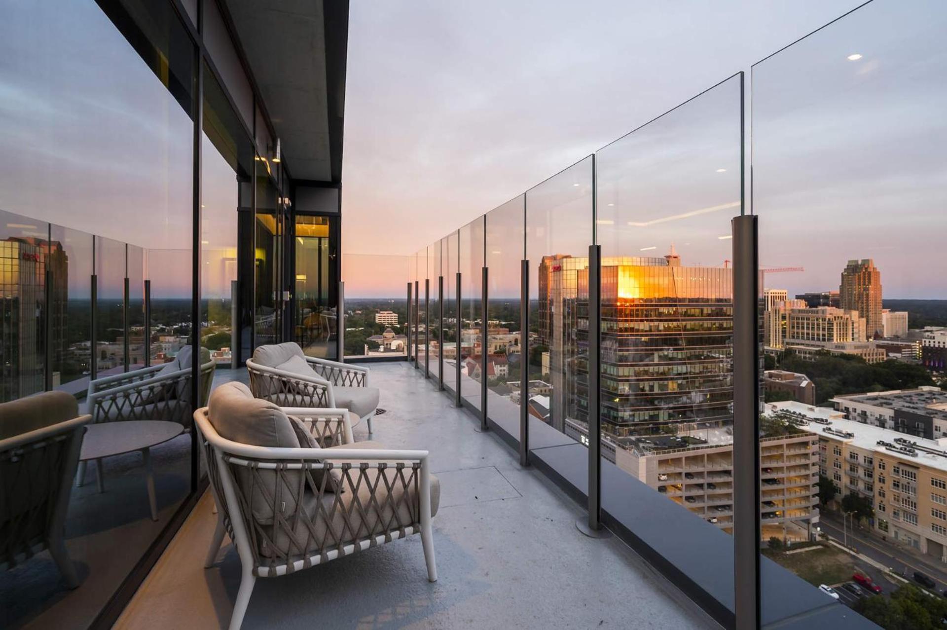 High-Rise Apt Raleigh Free Parking & Sunset View 1 المظهر الخارجي الصورة